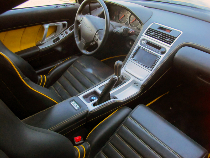 Illustration for article titled Why was this Acura NSX left to die in Dubai?